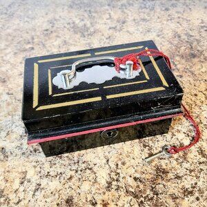 Vintage "Victa" Series Lockable Metal Cash Box With Removable Coin Tray, Working